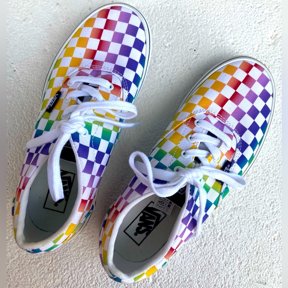 Girl’s rainbow checkered Vans - SIZE 3